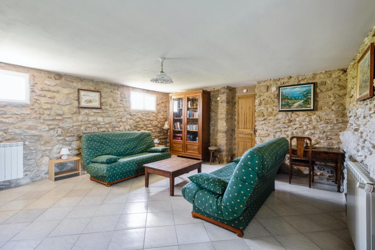 Villa Charmante A La Tour-D'Aigues Avec Piscine Privee Kültér fotó